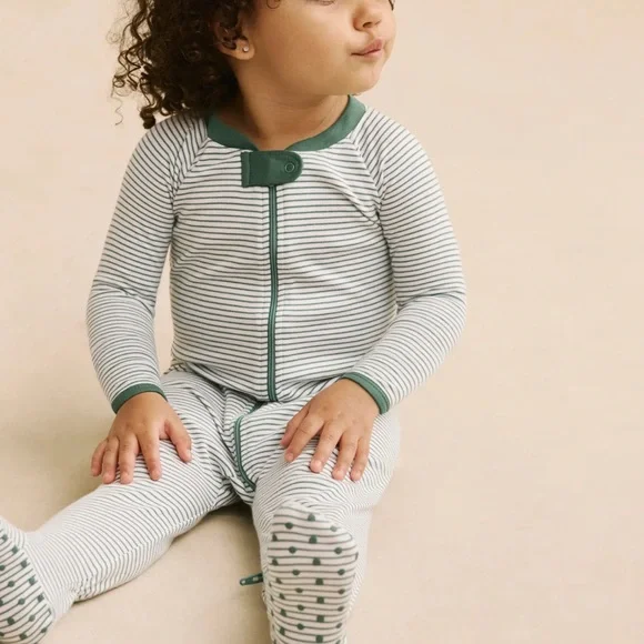 LAKE Baby Sleeper in Classic Green - Picture 2 of 3